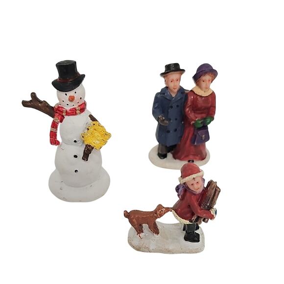 Lot of 10 Vintage Christmas Village Pieces Festive Holiday Figurine Collection - Picture 2 of 7